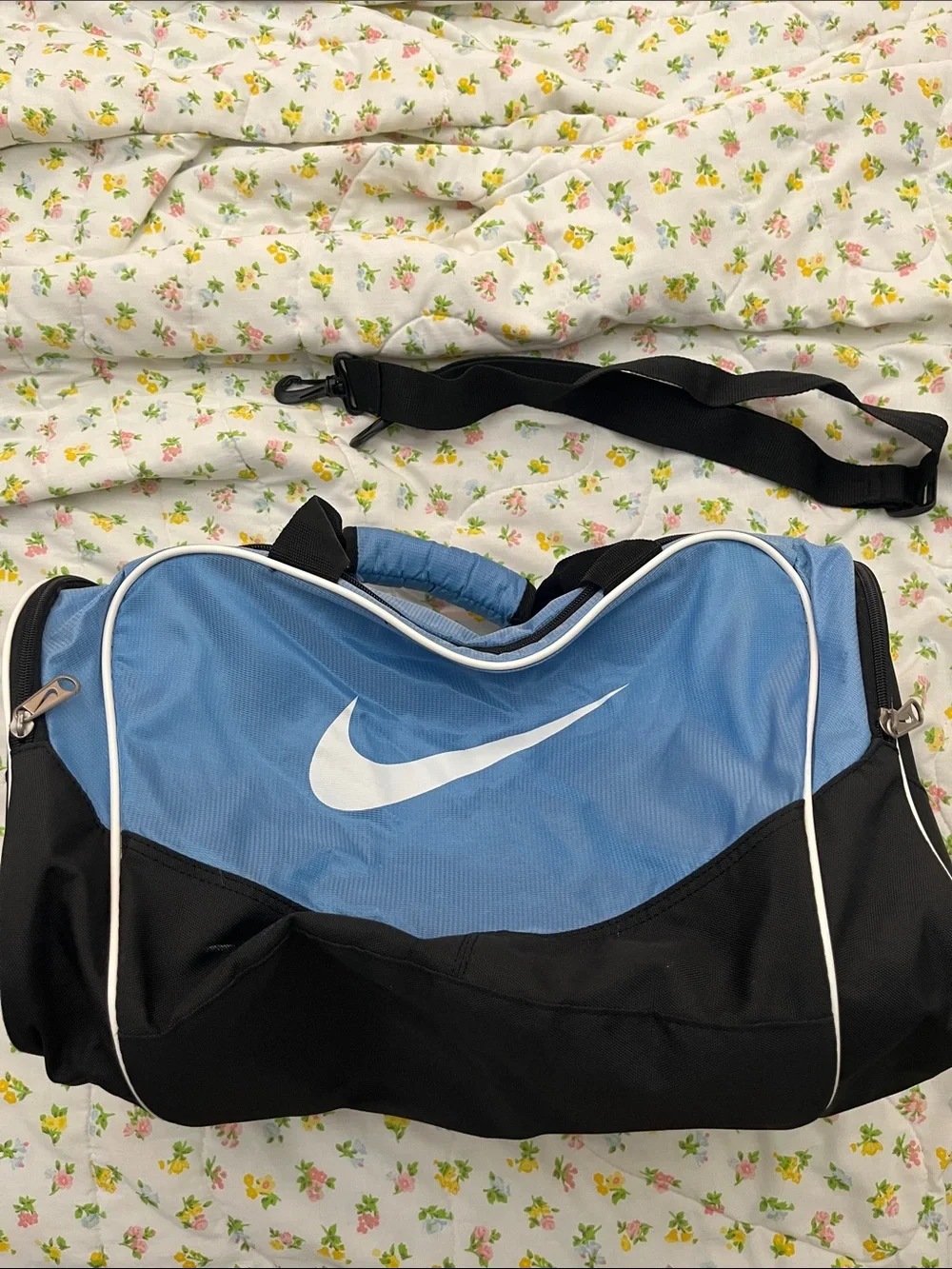 nike duffel bag